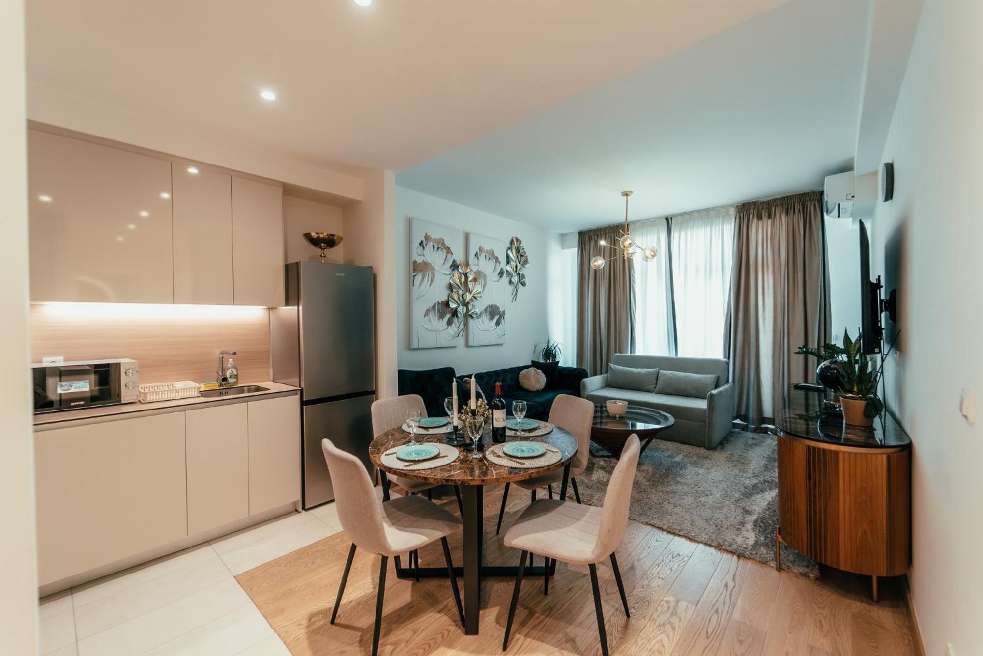 Waterfront Mirage Apartment *