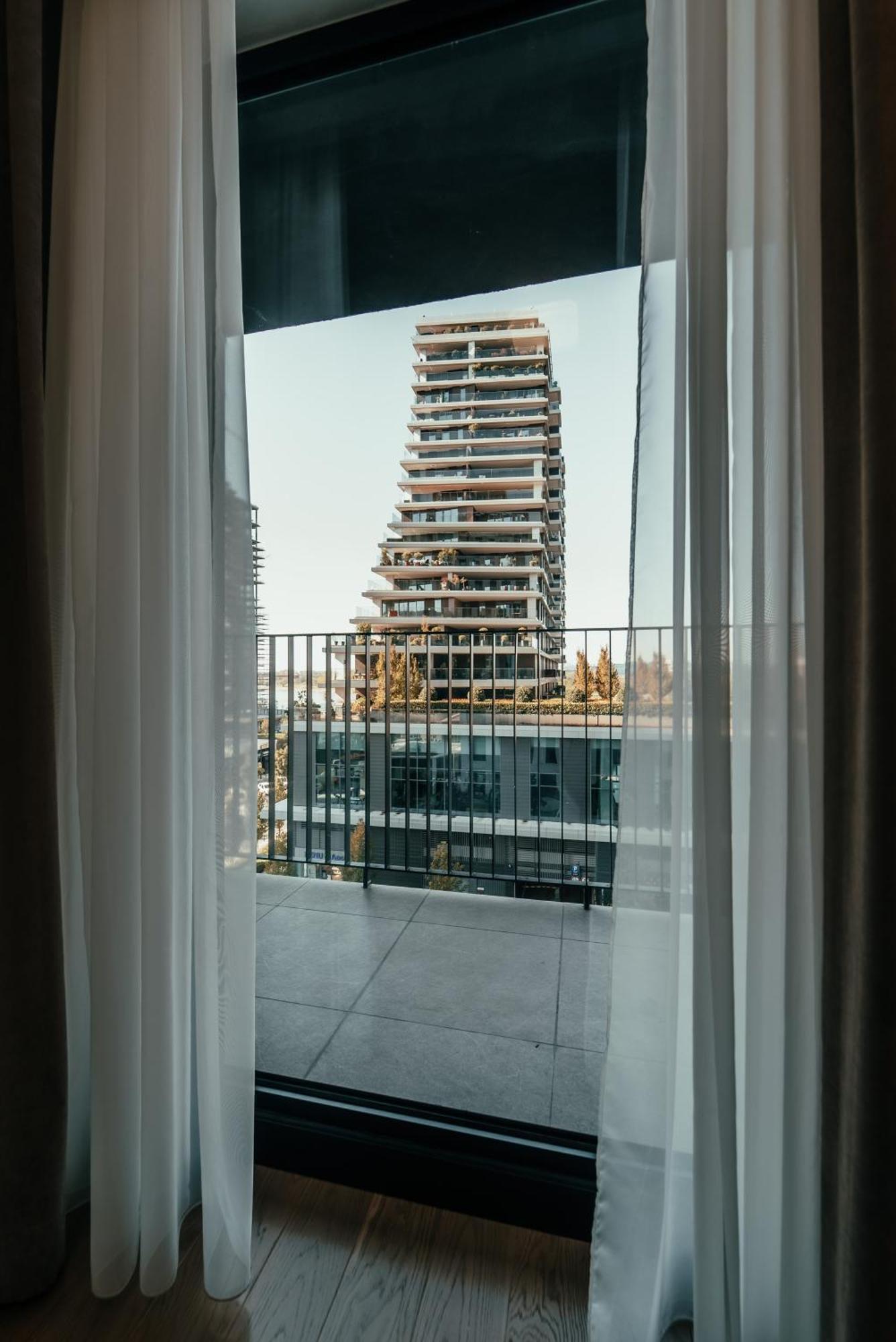 Waterfront Mirage Apartment Belgrad