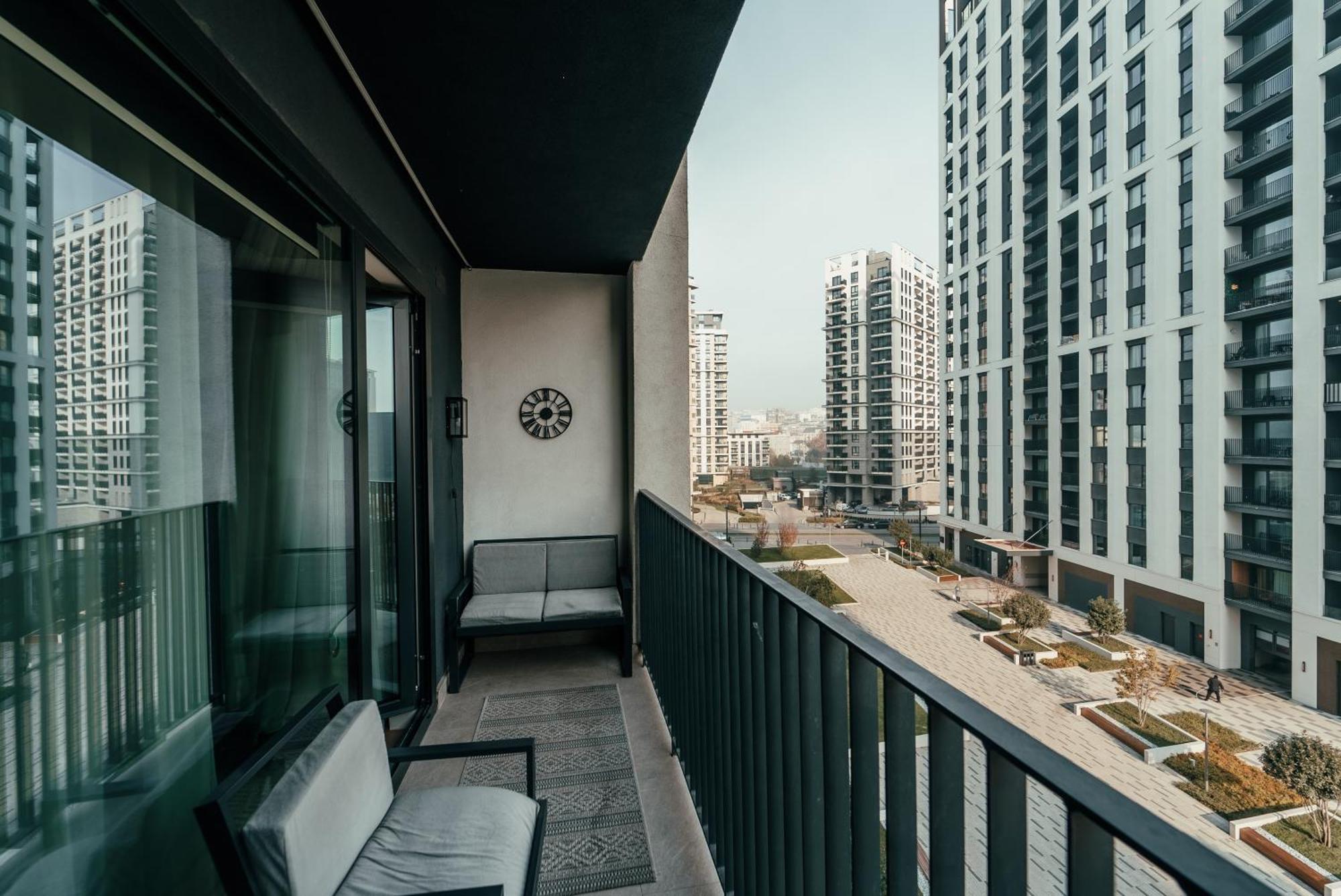 Waterfront Mirage Apartment