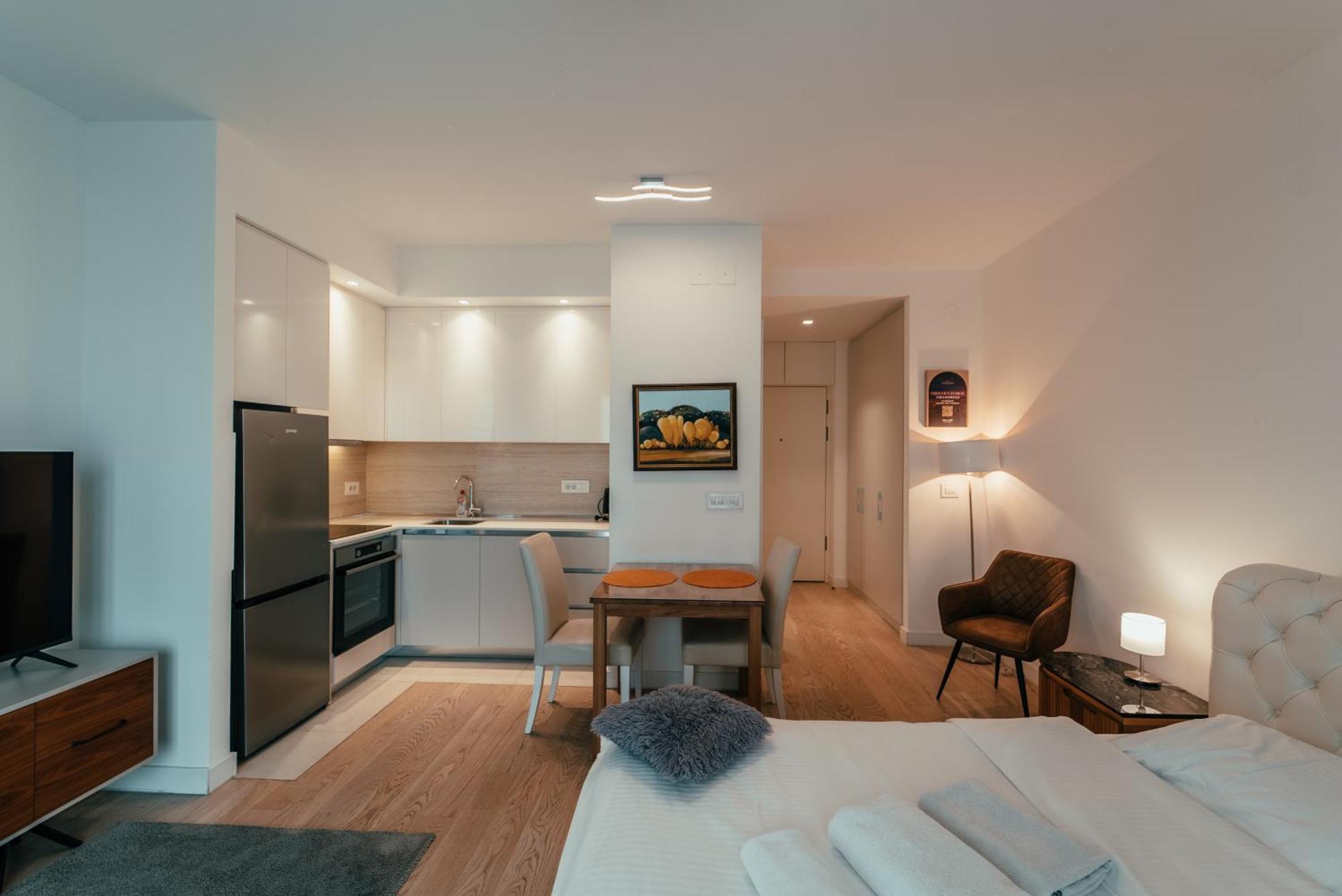 Waterfront Mirage Apartment