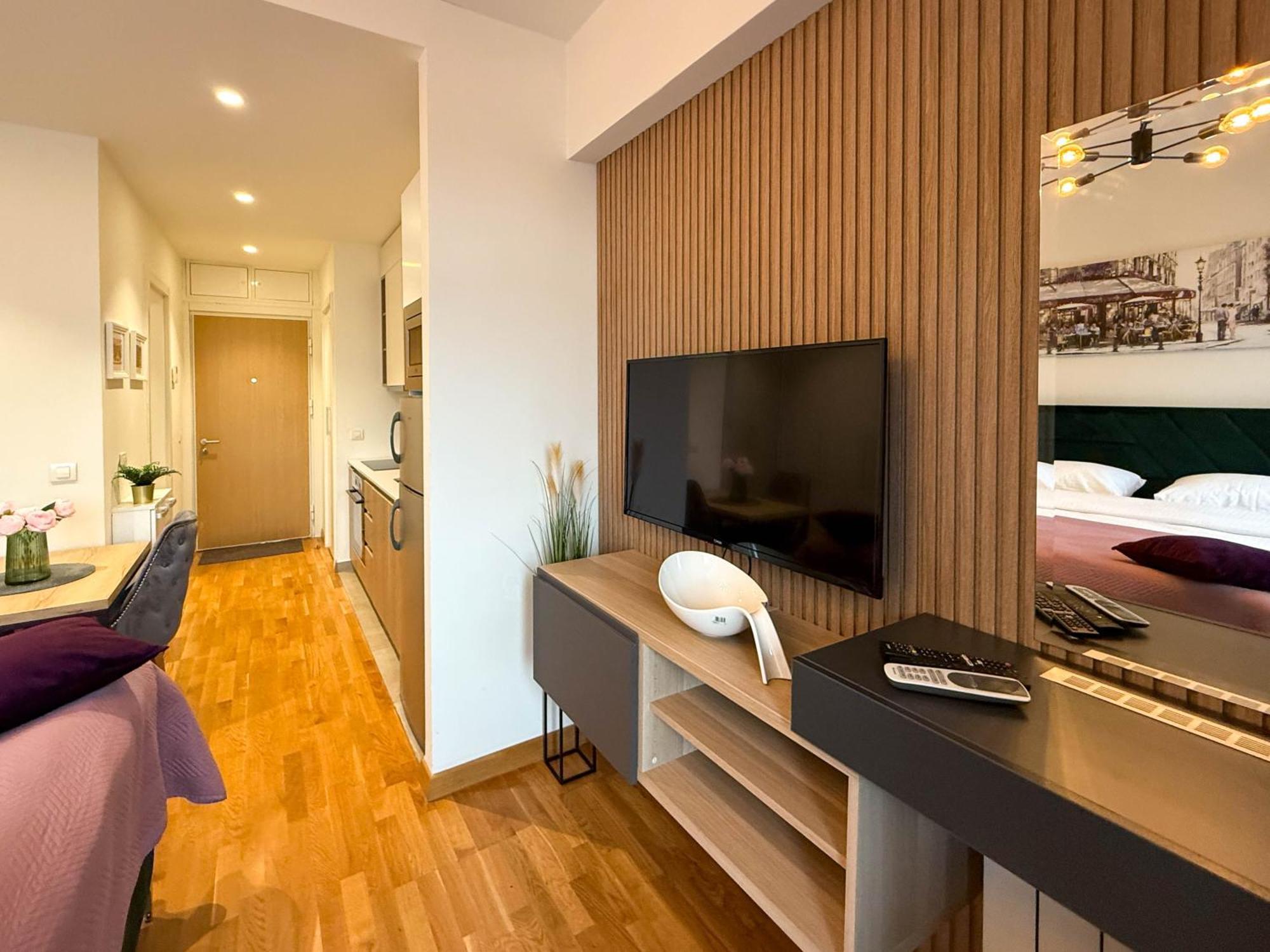 Waterfront Mirage Apartment *